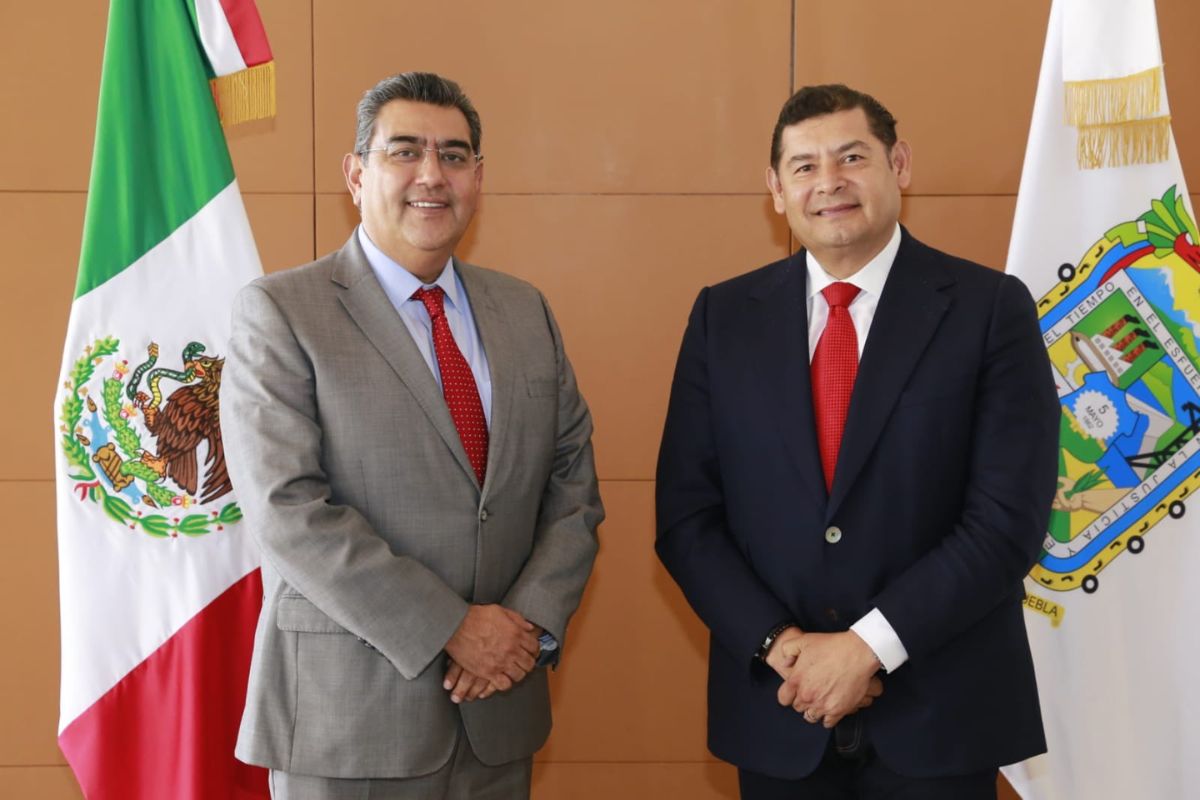 Inicia la transición en el gobierno de Puebla entre Sergio Salomón y Alejandro Armenta 1 sergio salomon alejandro armenta transicicon