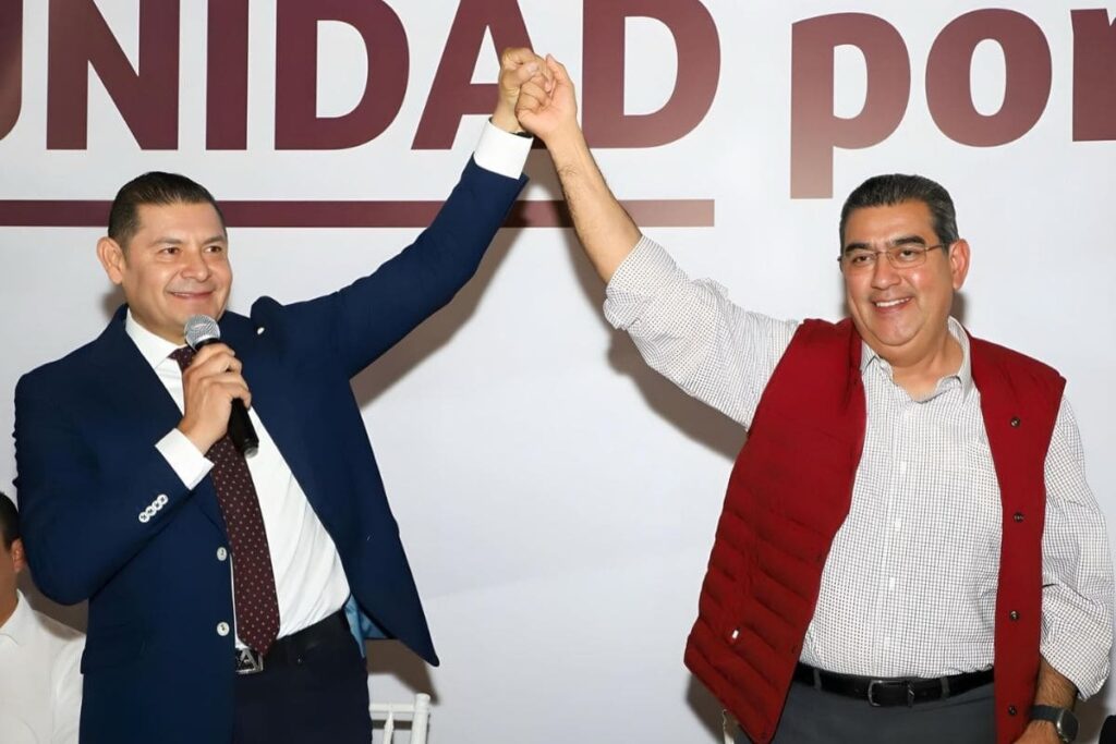 Sergio Salomón felicita a Alejandro Armenta