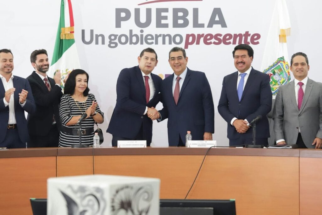 Emiten decreto sobre la entrega-recepción entre Sergio Salomón y Alejandro Armenta 8 Sergio Salomón transición con Armenta