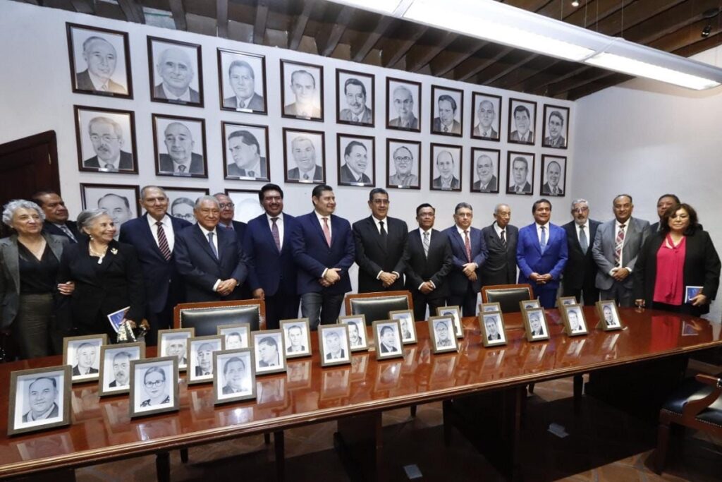 Como homenaje, gobierno estatal inaugura "Sala secretarios” en Casa Aguayo