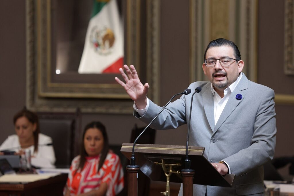 Alcántara evade audiencia con Erika De la Vega de nuevo