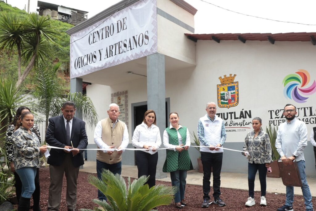 Entrega Gaby Bonilla apoyos a niñas, niños y personas con discapacidad en Teziutlán