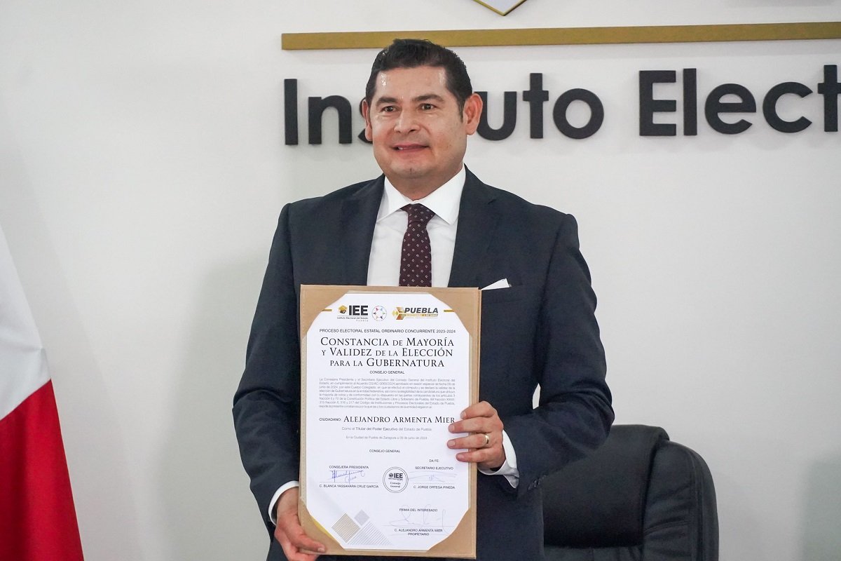 IEE entrega constancia de mayoría a la gubernatura