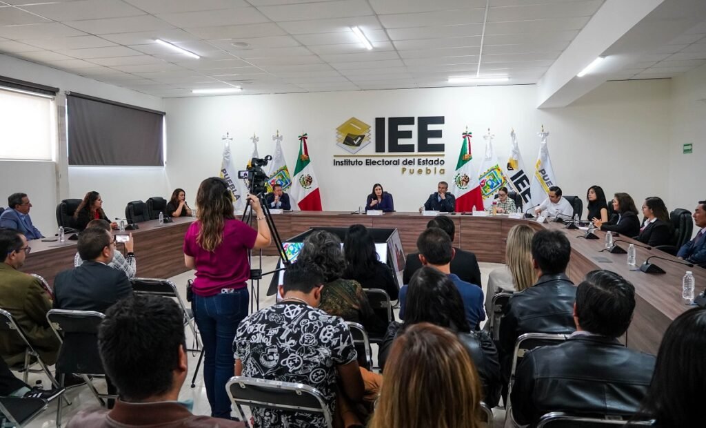 IEE entrega reconocimiento “empresas promotoras de la democracia”