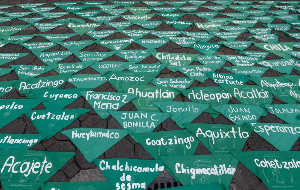 Manifestacion Pro Aborto congreso del estado de Puebla 4