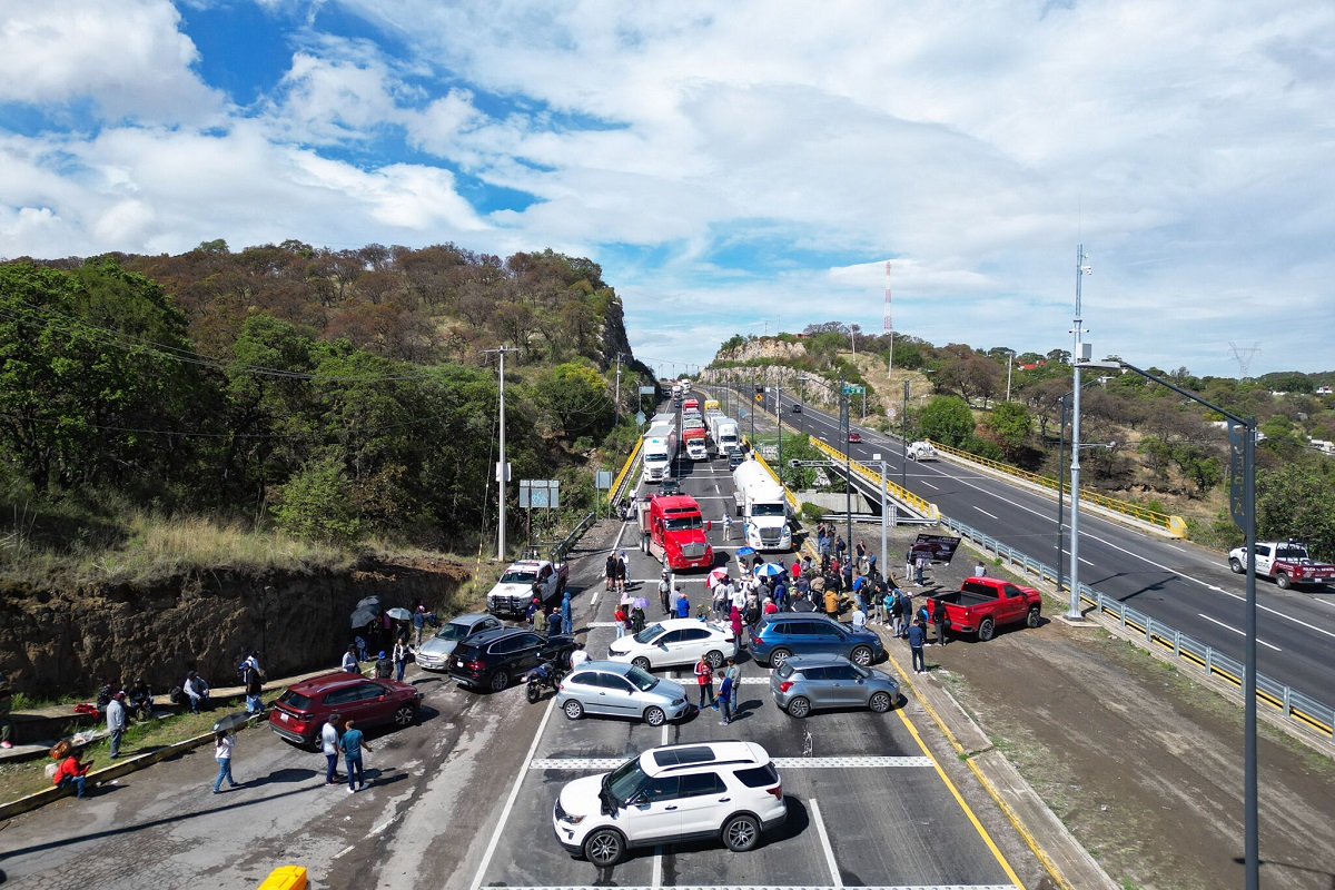 Morena propone hasta 4 años de cárcel en Puebla para quienes bloqueen carreteras 1 Morena propone hasta 4 años de cárcel en Puebla para quienes bloqueen carreteras