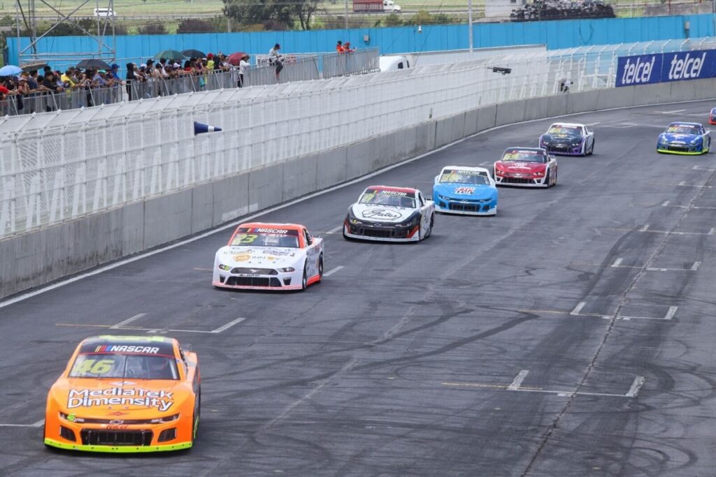 Sergio Salomón presidió banderazo de la sexta fecha de la Nascar México series