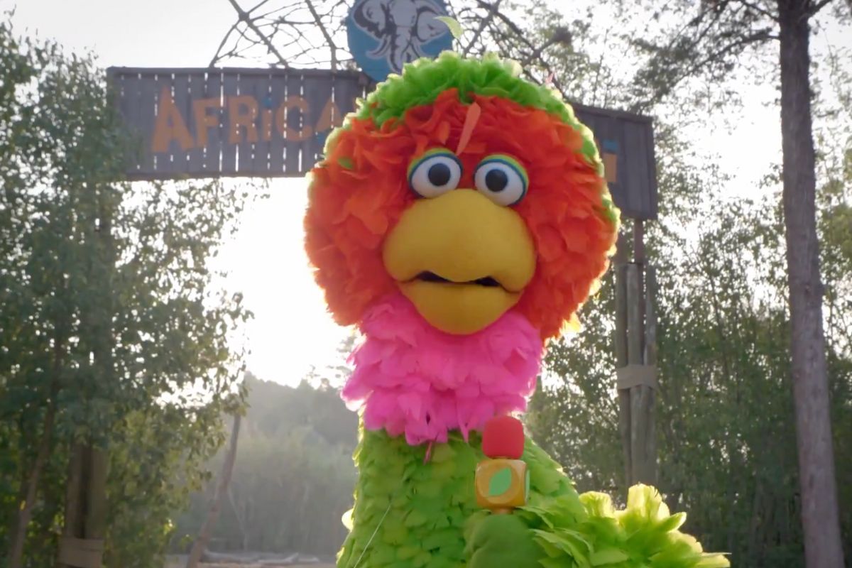 VIDEO: Abelardo de Plaza Sesamo visita a la jirafa Benito en Africam Safari 1 abelardo de plalza semana visita a la jirafa benito
