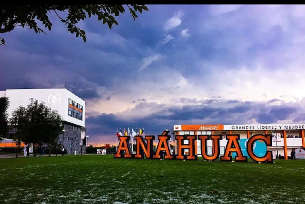 Anáhuac también se opone al aborto en Puebla y le recuerdan casos de sus alumnos golpeadores