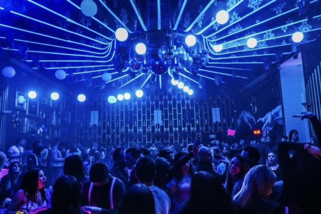 antros y bares de Puebla horario 2024