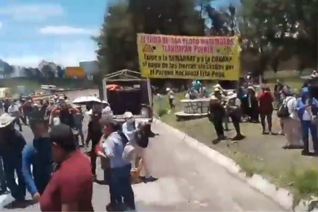 bloquean México-Puebla ejidatarios Santa Rita Tlahuapan