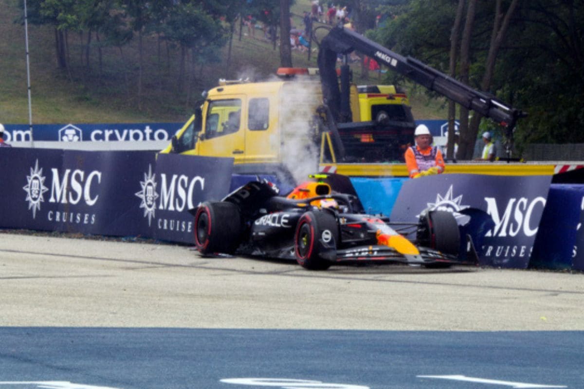 Checo Pérez, con un pie y medio fuera de Red Bull tras mala clasificación en el GP de Hungría 1 Checo Pérez arranca 16 GP de Hungría