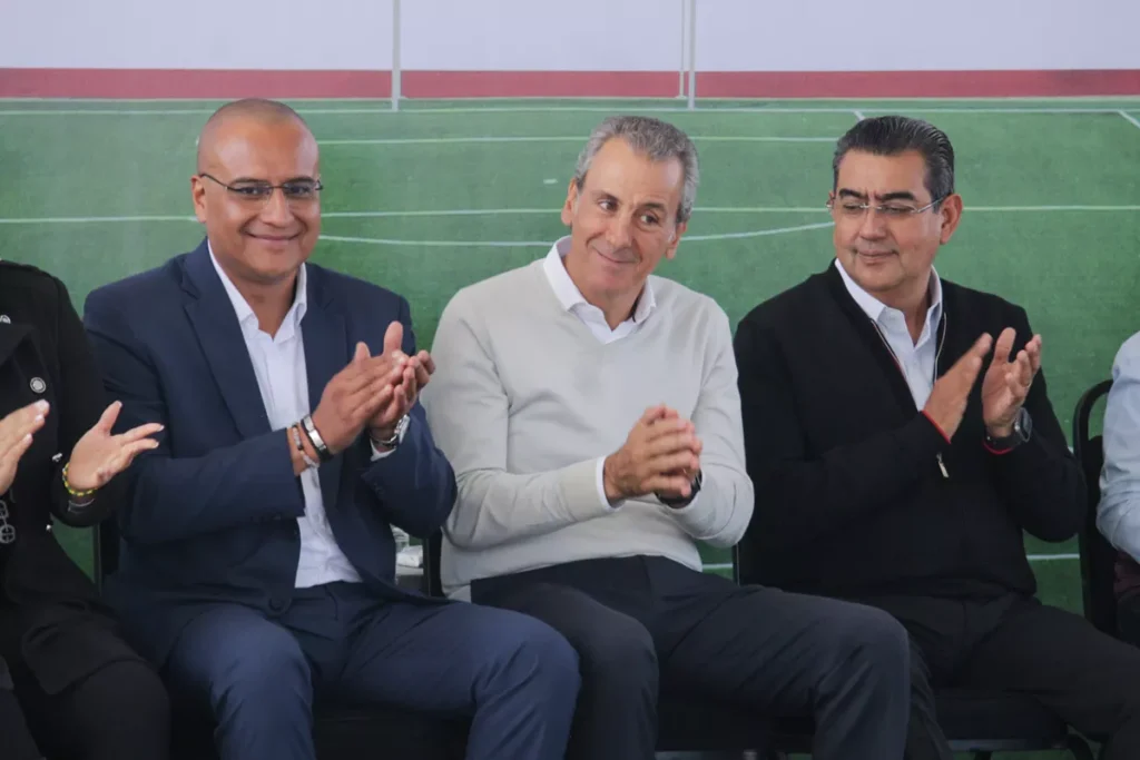 gobernador sergio salomon alcalde electo pepe chedraui Rehabilitacion de Campos Deportivos y Techado 2