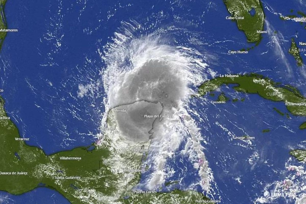 Beryl ya es tormenta tropical tras tocar tierra en Quintana Roo 1 Beryl ya es tormenta tropical