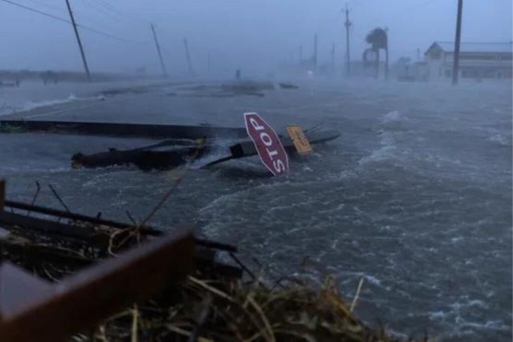 (VIDEO y FOTOS) Así se ven las inundaciones que dejó el paso de Beryl por Texas 6 Beryl deja tres muertos en Texas