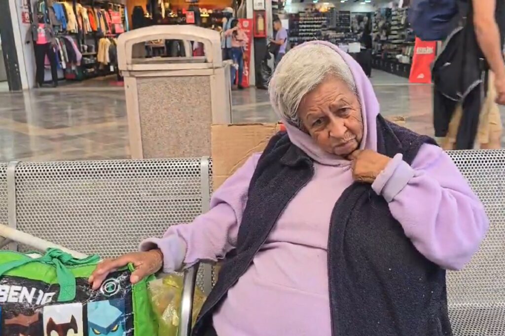 (VIDEO) Niño cae desde el balcón de su casa en la colonia La Paz, en Puebla 6 María de Jesús, la mujer de la tercera edad que vive en la CAPU