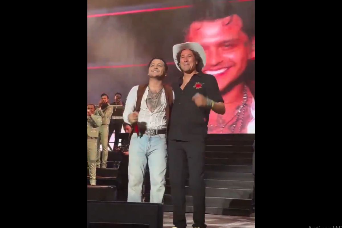 Memo Ochoa festeja su cumpleaños con Christian Nodal y le canta “Las Mañanitas” 1 Memo Ochoa y Christian Nodal