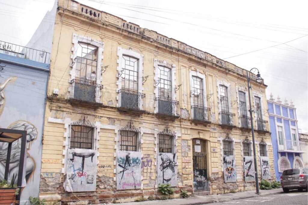multas casona de Puebla en mal estado