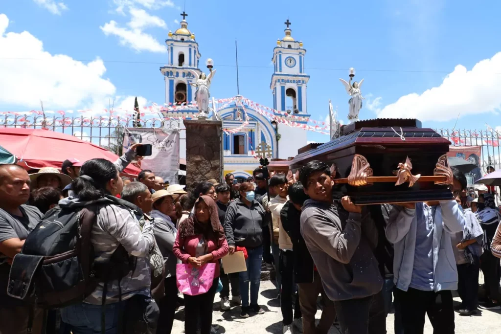 sepelio familia Osorio Amastral fatal accidente en Coronango 11