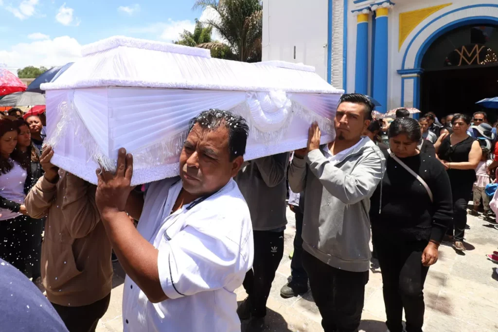 sepelio familia Osorio Amastral fatal accidente en Coronango 5