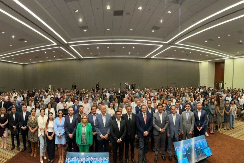 Sergio Salomón y Armenta se reúnen con alcaldes electos