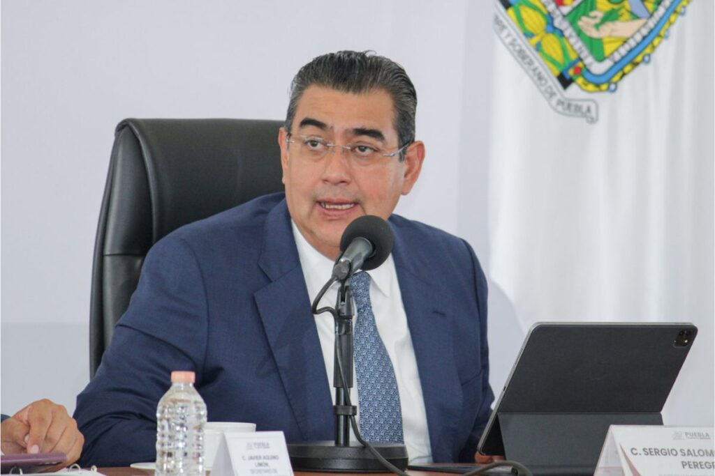 Sergio Salomón reconoce a Sofía Reinoso