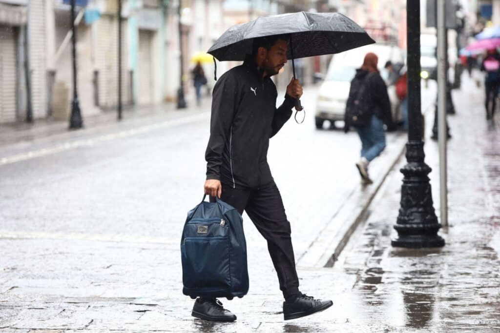 LISTA COMPLETA de escuelas de Puebla que suspenderán clases por lluvias 5 tromenta tropical Chris en Puebla