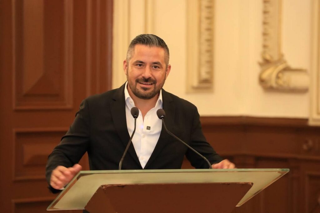 Ayuntamiento de Puebla reconoce como poblanos distinguidos a la familia Trujillo