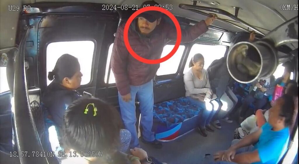 VIDEO: Captan asalto a la ruta 8 en Puebla 2 Captan asalto a la ruta 8 en Puebla