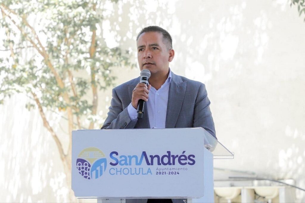 Inicia mundo tlatehui entrega de 13 mil kits escolares