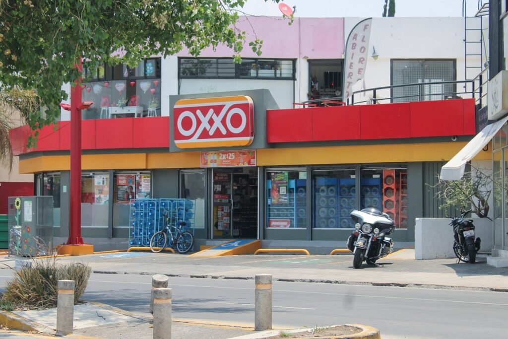 Oxxos y tiendas en Puebla dejarán de vender alcohol a las 12 am