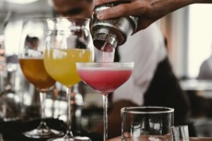 Sin incrementos en clausura definitiva de negocios con venta de alcohol en zonas Universitarias