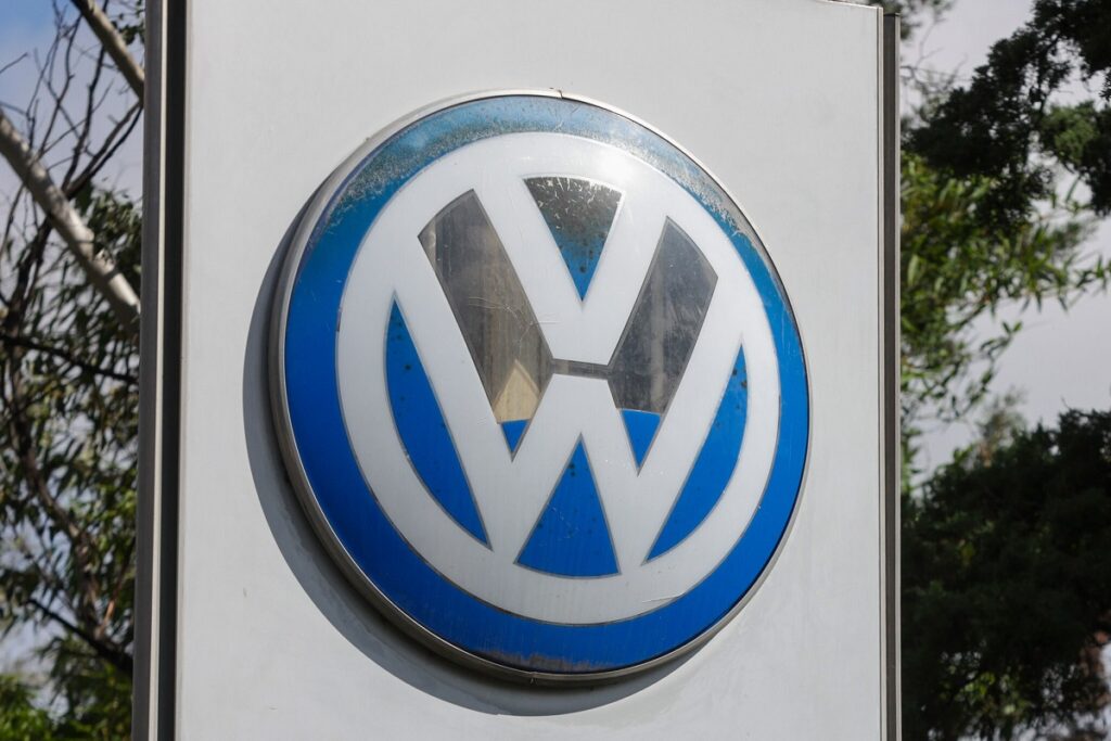 Sindicato de Volkswagen rechaza propuesta de aumento salarial del 10.59%