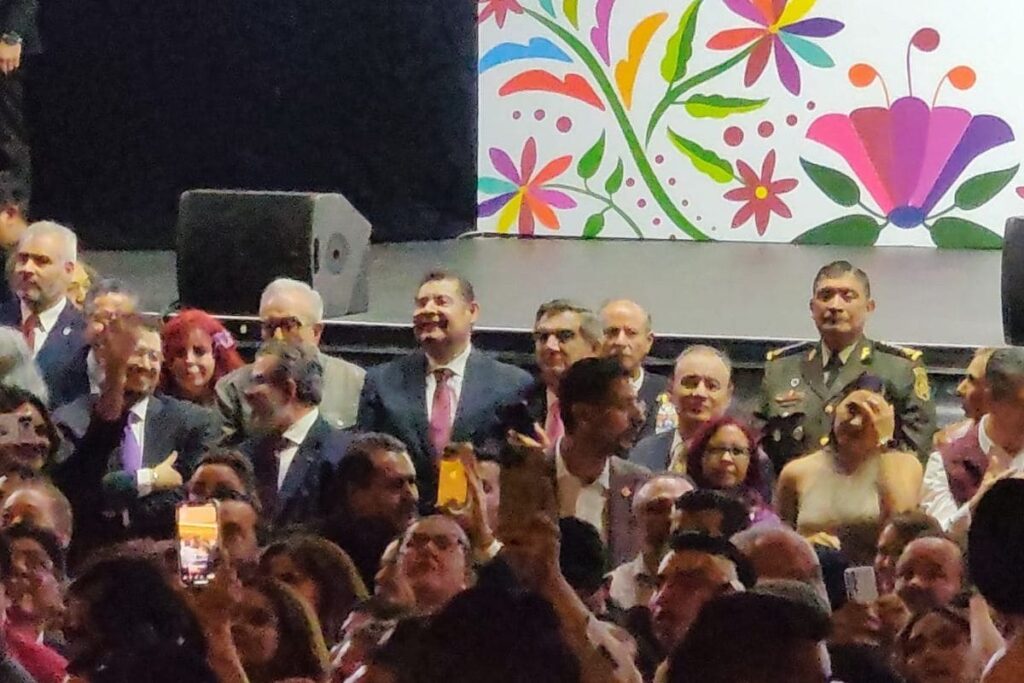 Alejandro Armenta acompaña a Claudia Sheinbaum