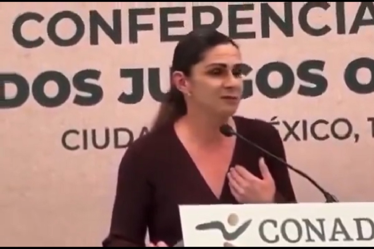 “Todo lo que gano me lo gasto como me da mi chingada gana": Ana Guevara dice que pagó su viaje a París 1 “Todo lo que gano me lo gasto como me da mi chingada gana": Ana Guevara dice que pagó su viaje a París