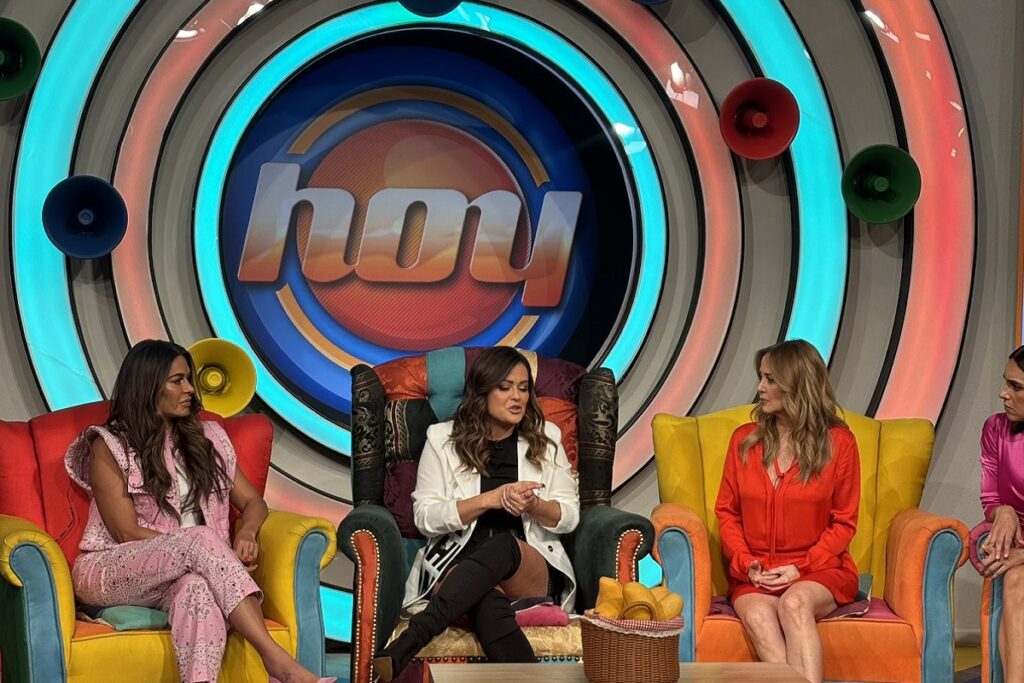 Conductoras de "Hoy" encaran a Mariana Echeverría; ella ofrece disculpas entre lágrimas