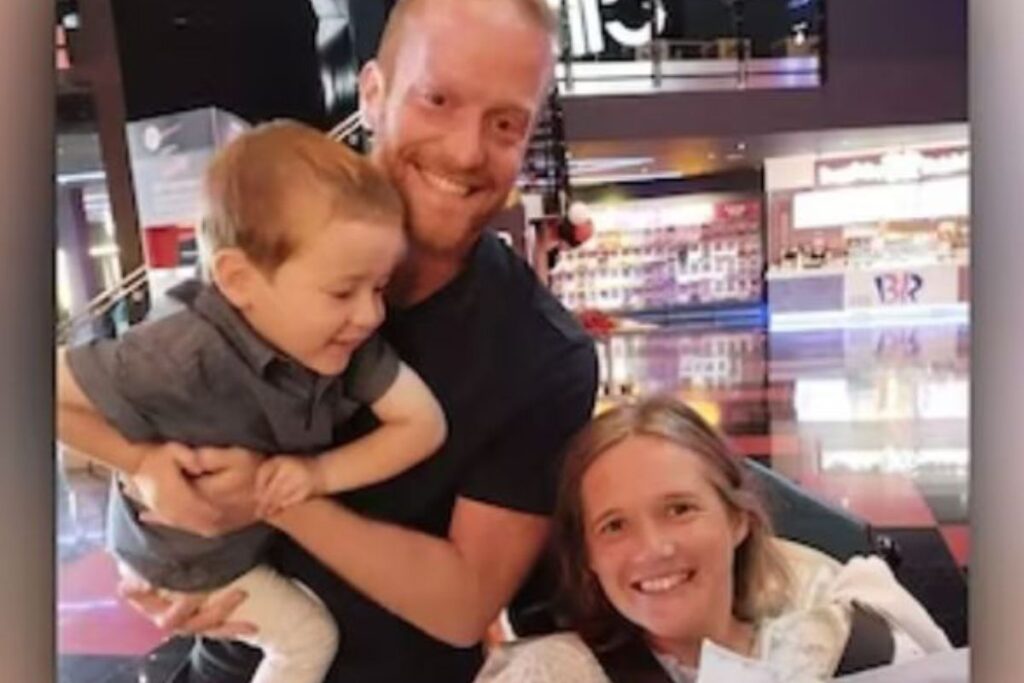 mujer da a luz en un cine de gales