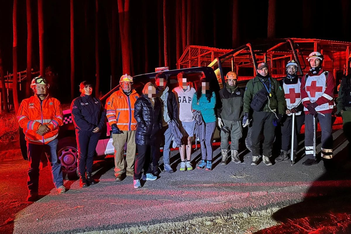 Rescatan a dos jóvenes extraviados en La Malinche 1 rescatan dos personas La Malinche