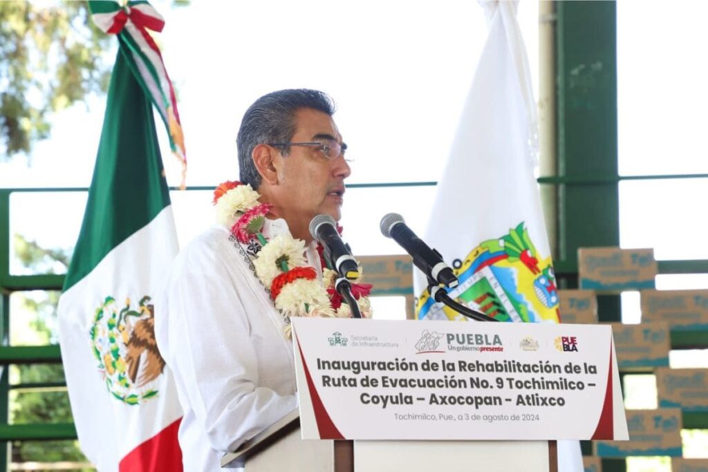 Sergio Salomón mejora movilidad en Tochimilco