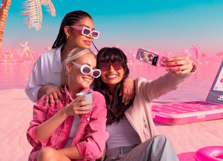 mattel lanza nuevo celular de barbie