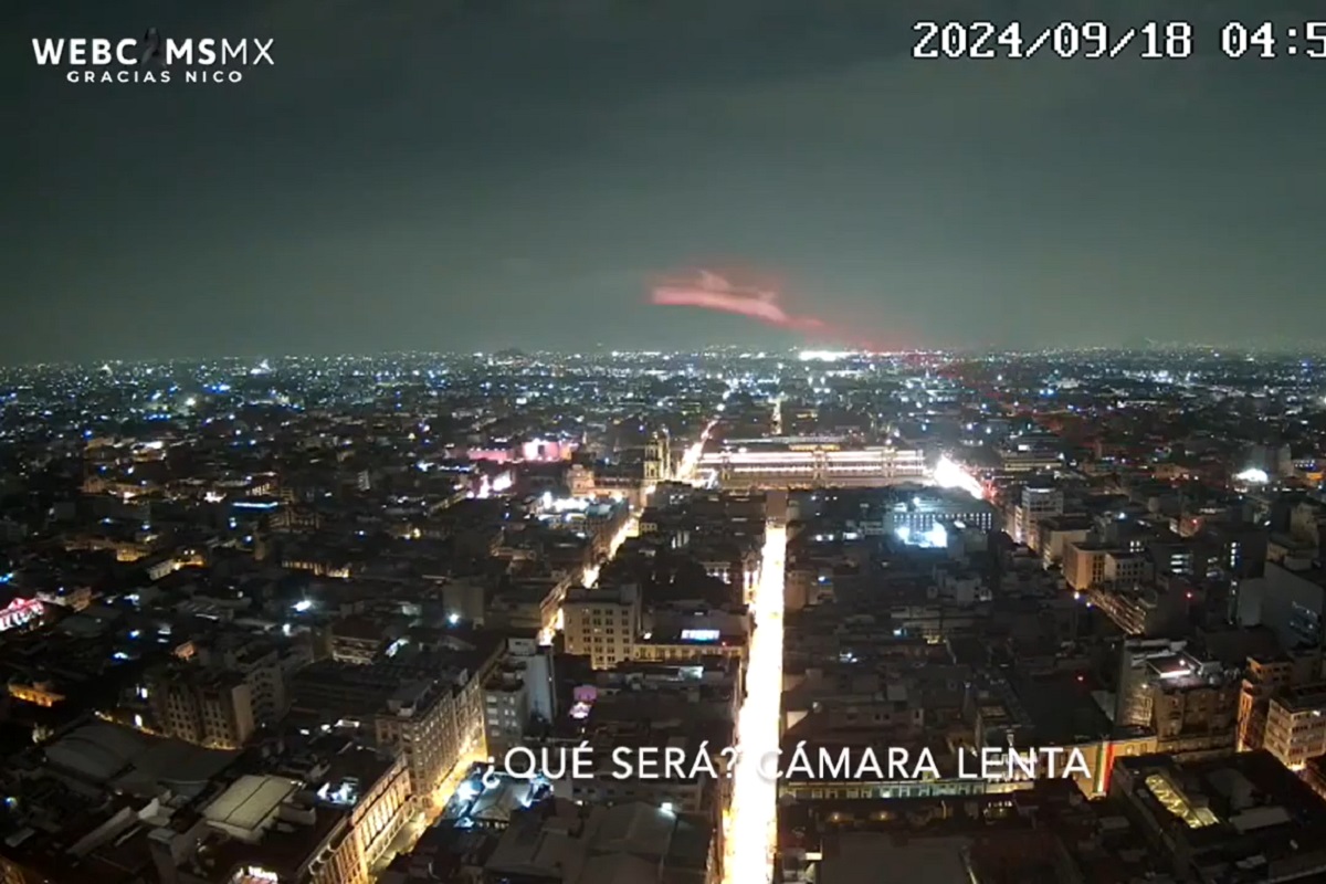 VIDEO: Aparece misteriosa luz roja en las cámaras de monitoreo sobre la CDMX 1 Aparece misteriosa luz roja en las cámaras de monitoreo sobre la CDMX