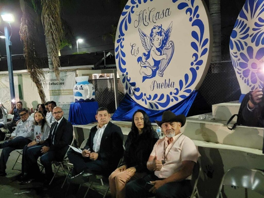 Armenta presenta nuevo esquema de “Mi Casa es Puebla” a comunidad migrante de California