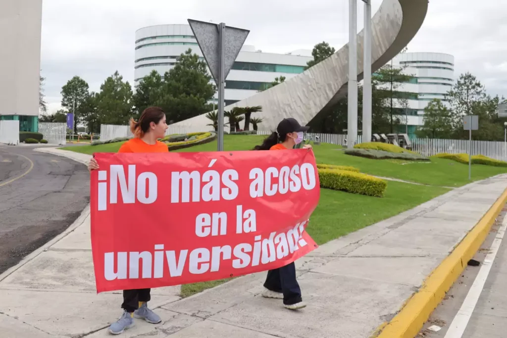 Denuncian a profesores del Tec de Monterrey campus Puebla de violencia de género