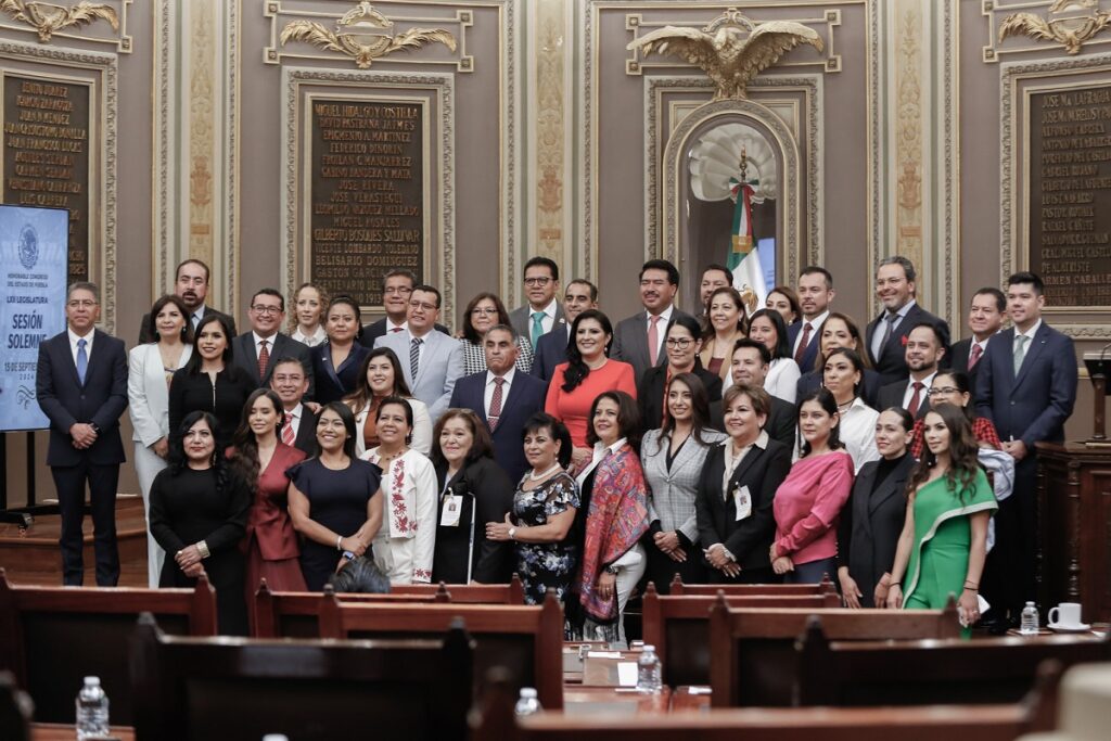 En sesión solamente, inicia nueva legislatura de Puebla con amplia mayoría de Morena