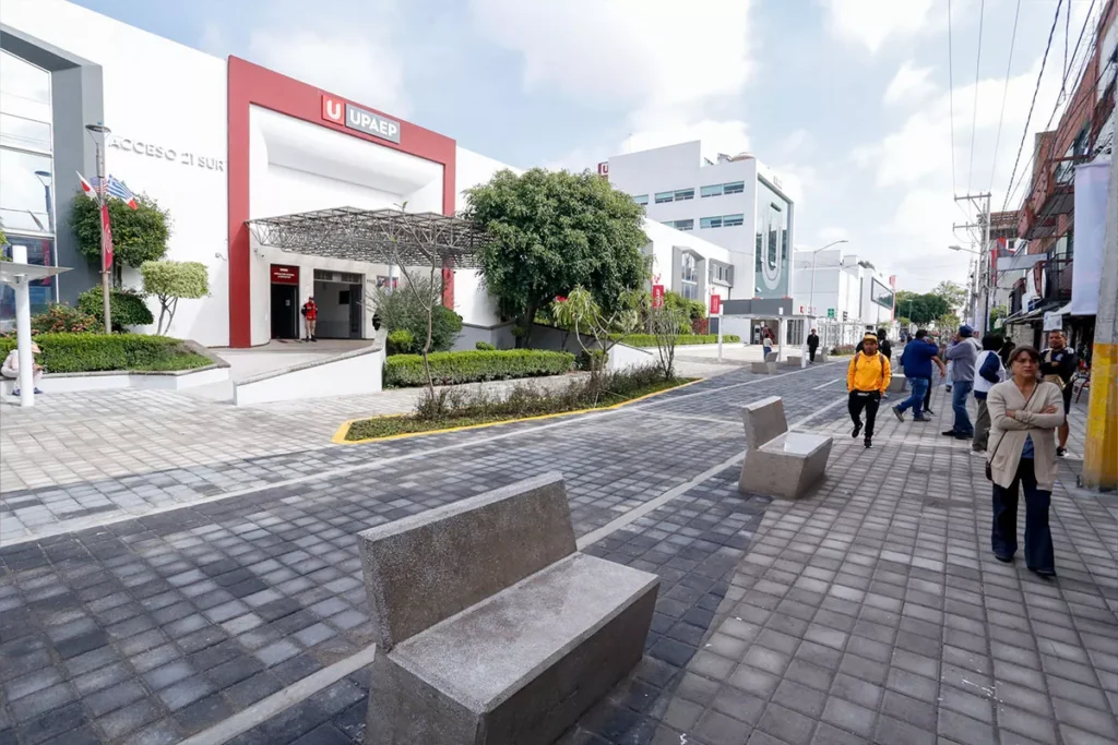 Entrega de Obras de los Barrios de San Matias y Santiago 6