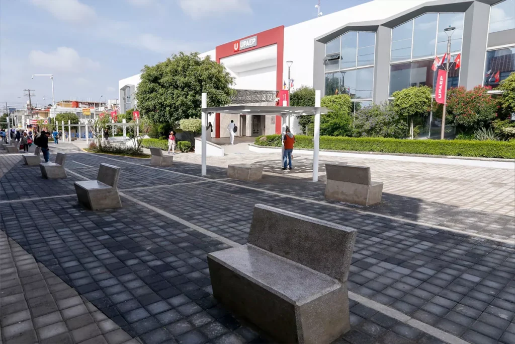 Entrega de Obras de los Barrios de San Matias y Santiago 7