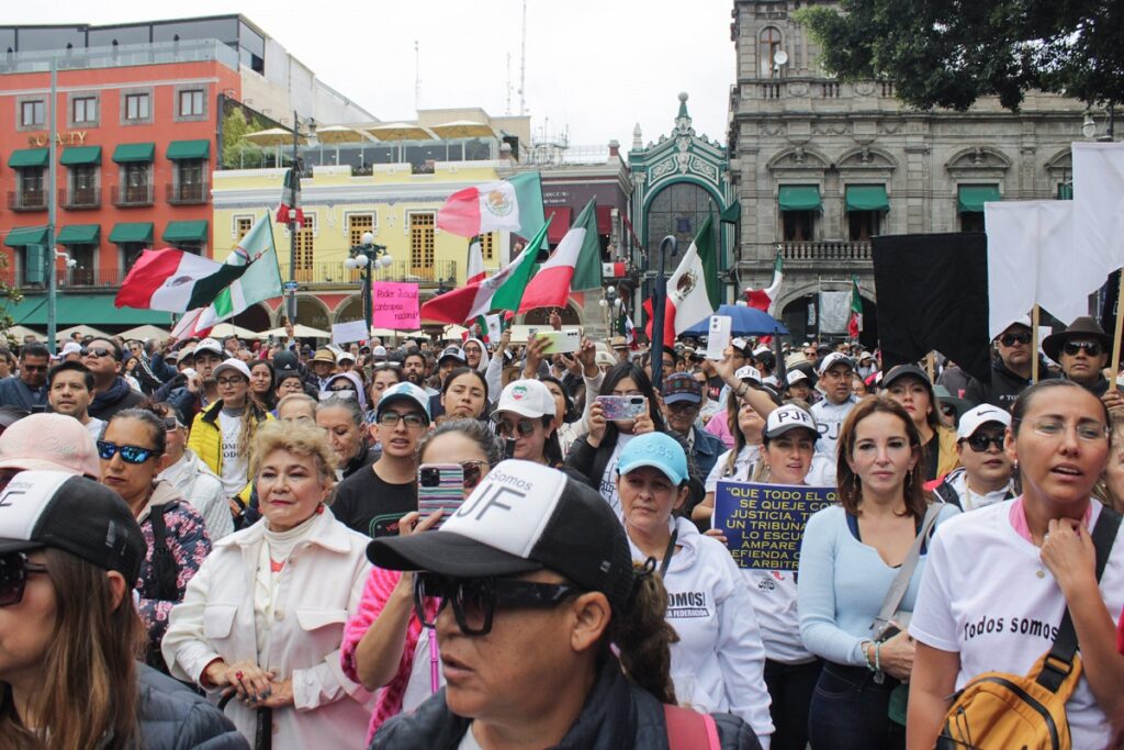 Estas son las consignas de la marcha contra la reforma al Poder Judicial en Puebla
