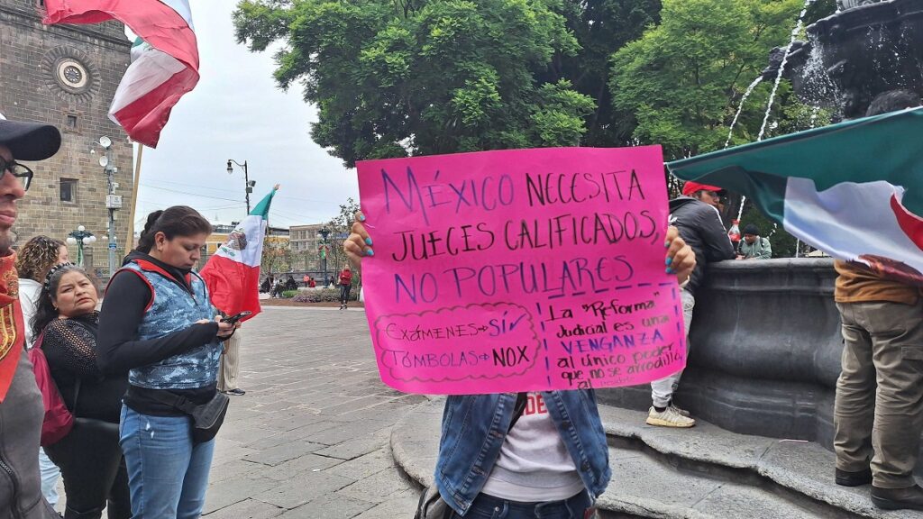 Estas son las consignas de la marcha contra la reforma al Poder Judicial en Puebla 2