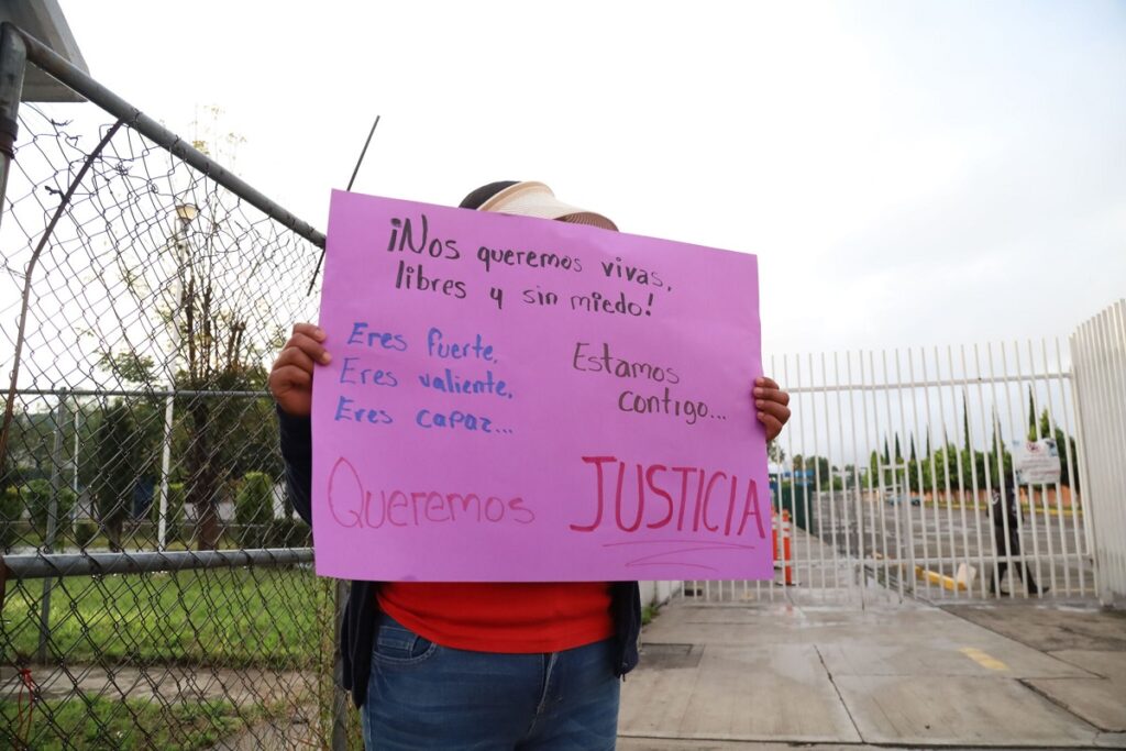 Exigen justicia por caso de abuso en la secundaria Blandina Torres de Marín
