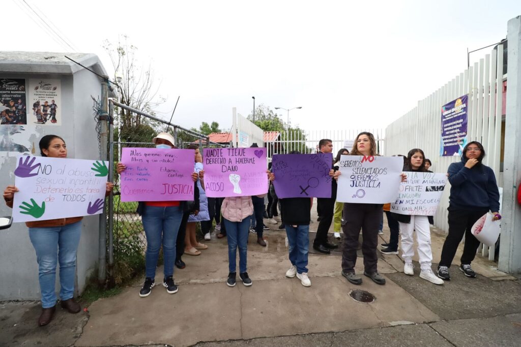 Exigen justicia por caso de abuso en la secundaria Blandina Torres de Marín